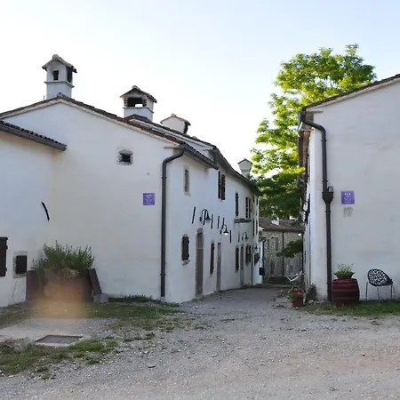 Traditional Stone House Kotli 4*