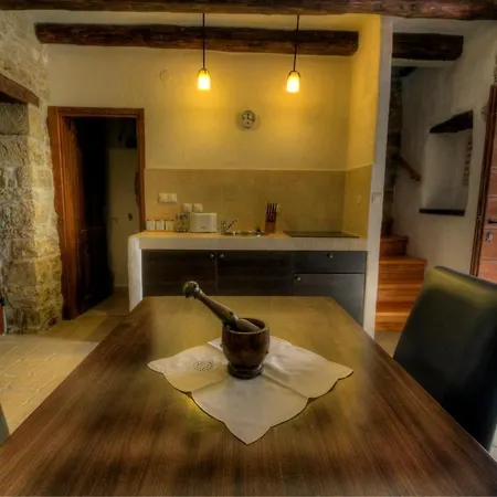 Traditional Stone House Kotli 3*