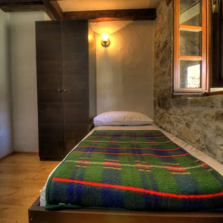 Traditional Stone House Kotli Гостевой дом Бузет