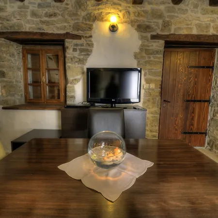 Traditional Stone House Kotli Pensión 4*