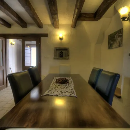 Traditional Stone House Kotli ゲストハウス