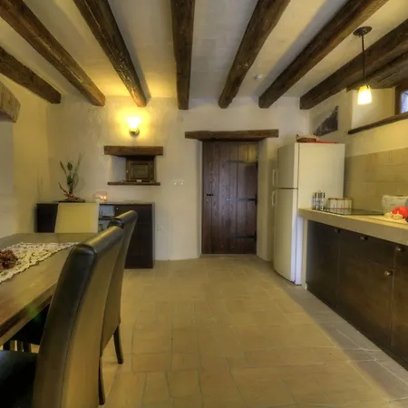Гостевой дом Traditional Stone House Kotli Бузет