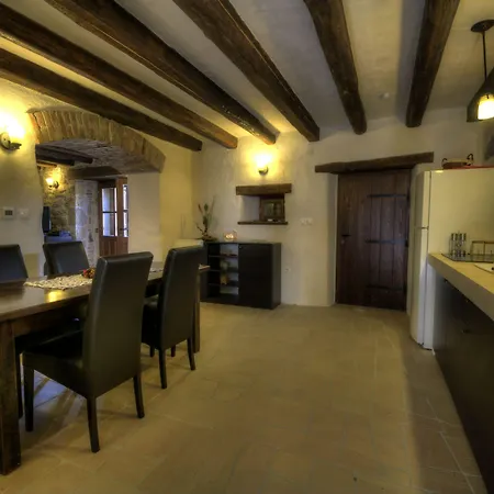 Gæstehus Traditional Stone House Kotli