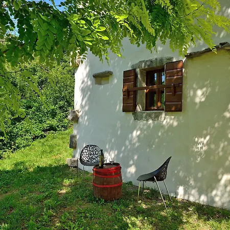 Traditional Stone House Kotli ブゼト