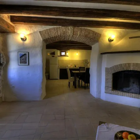 Pensión Traditional Stone House Kotli Buzet